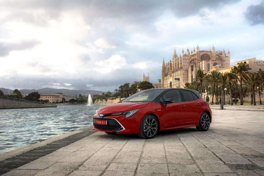  Toyota Corolla Hybrid 2018 года  (WW) (фото 29 из 61)